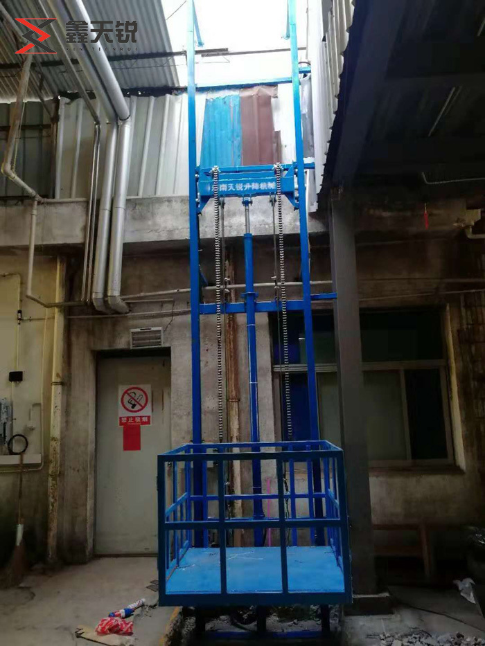 中卫导轨式升降货梯